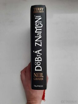 Dobrá znamení ilustrovaná Terry Pratchett kniha - 4