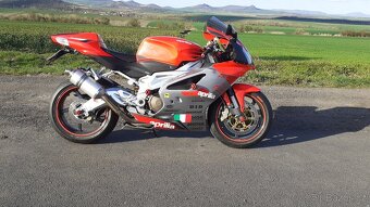 Aprilia RSV 1000 R - 4