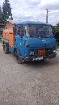 Avia cisterna na PHM. - 4