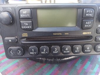 Toyota RAV IV - 4
