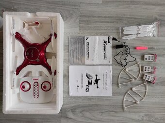Dron zn. SYMA X5UW - 4