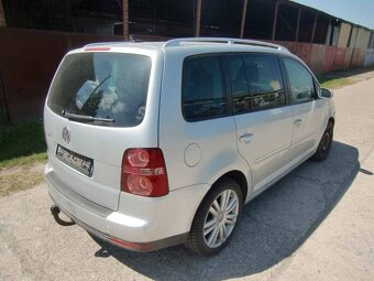 VW TOURAN 2,0TDI Highline - 4