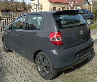 VW FOX . 1.2 HTP NAJETO 110000 KM rok:2012 - 4