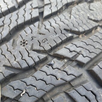 1Ks Zimni NOKIAN 215/70 R15C, Praha 9 - 4