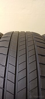 Bridgestone 215/55 R17 94V 2x4,5-5mm 2x3,5-4mm - 4