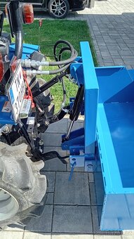 Transportní box hydraulicky sklápateľný za malotraktor - 4