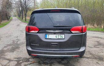 Chrysler Pacifica Touring L - 4