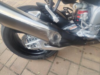 Aprilia tuono 1100 v4r 2023 - 4
