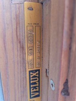 Prodám střešní starší okna VELUX - 4