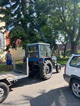 Traktor s vlekem na dřevo - 4