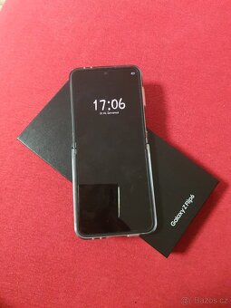 Samsung galaxy Z FLIP 6,256 GB - 4