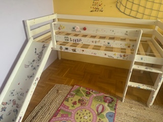 Vyvýšená postel pro děti se skluzavkou - 4