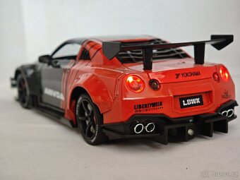 Nissan GT-R - 4
