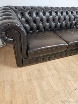 CHESTERFIELD ŠTÝL,ROHOVÁ KOŽENÁ V TOP STAVE,ZNÍŽENÁ CENA - 4