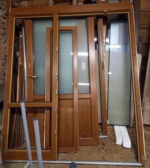 Plastová prosklená stěna s dveřmi - použitá - Rezervováno - 4