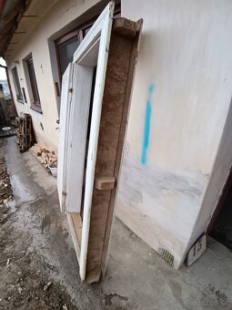 Dřevěné dveře se zárubněmi - 4