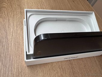 iPhone 16 Pro 128GB Black Titanium - 4