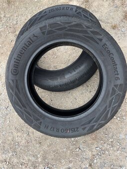 Pneu 215/60/17 - 4