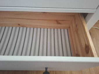 Vitrína IKEA Hemnes - 4