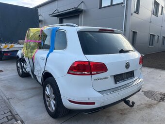 VW Touareg 2015 havarovane - 4