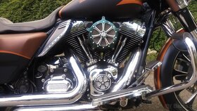 Harley Davidson FLHX - 4