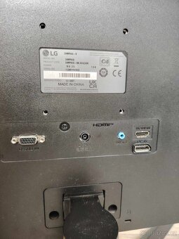 Monitor LG úhlopřícka 23,8 palců - 4