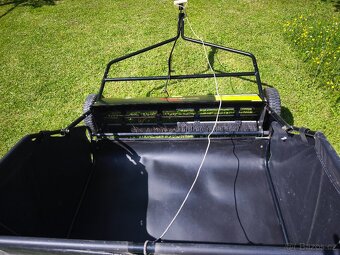 Čistič trávníku (sweeper) - Mountfield - 4