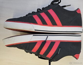 Podám boty Adidas černé. výborný stav- vel. 43/44 - 4