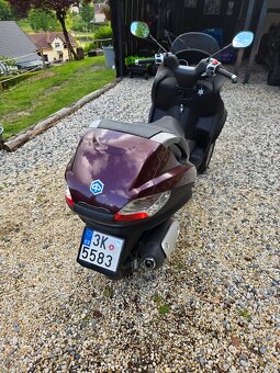 Piaggio MP3 RL 250 - 4