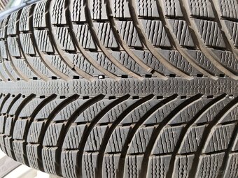 Velmi pěkná zimní 19" ORIGINAL BMW X5 F15 - 4