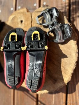 Dámské Tretry Fizik Vento + nášlapy Shimano R550 (2x jeté) - 4