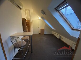 Pronájem bytu 2+1 45 m2 Opava, ul. Komárovská - 4