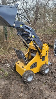 Mini nakladač, smykový nakladač - 4