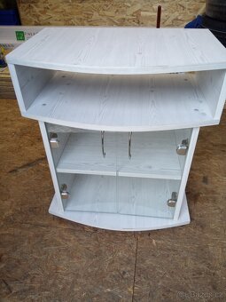 Bílé skříňky - 4