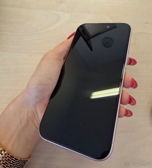 IPhone 15 - 4
