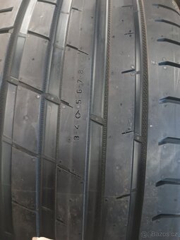 2xletní pneu 235/40/18.nokian. - 4