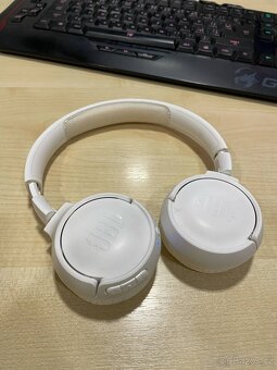 JBL 500BT sluchátka - NOVÉ NÁUŠNÍKY - bílé - 4