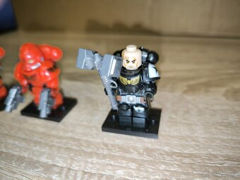 Warhammer 40K Space Marines minifigurky - 4