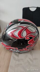 Prodám přilbu, rukavice a brašnu na motorku. - 4