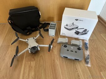 Dron DJI Mini 3 Fly More Combo šedý - 4