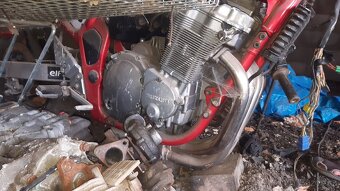 Suzuki Bandit 600 - 4