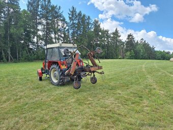 Nesený obraceč sena OZ4 - 4