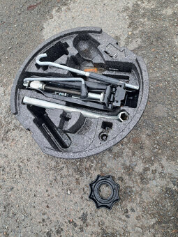 rezervní kolo Škoda Octavia 2 + výplň rezervy - 4