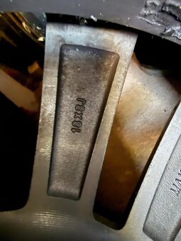 225/40R18 92W XL - 4