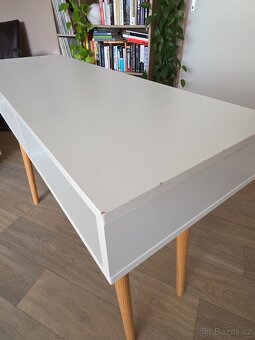 Kosmetický stolek - 4