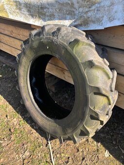 Traktorová pneu 12,4/24 - 4