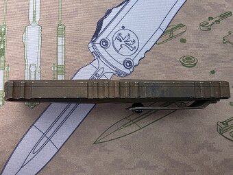 Microtech Combat Troodon Gen III Plague Outbreak - 4