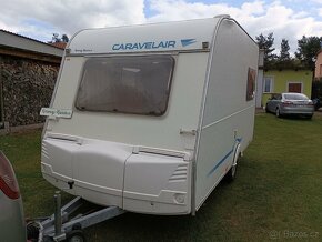 CARAVELAIR č.154 pro 3-4 os. Pevná postel. 900kg. 12V.Stan - 4