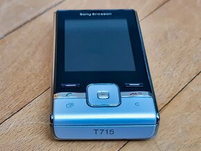 Sony Ericsson T715 ve stavu nového - 4