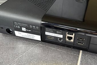 Xbox 360 (250 GB) + Kinect, ovladač, hry - 4